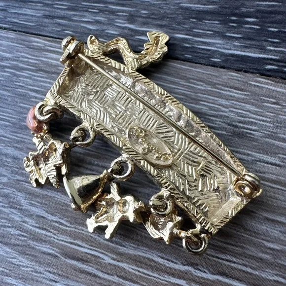 Danecraft Teacher’s Rule Vintage Brooch - Picture 3 of 4